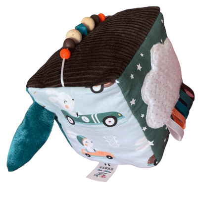 cube bébé 15 cm - motif tissu voiture rétro grelot et perle dentition