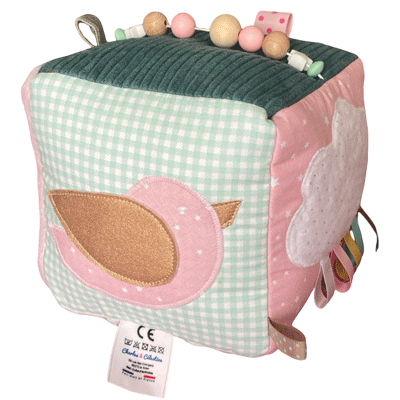 cube d'éveil pour bébé avec effet sonore et tactile motif fleur
