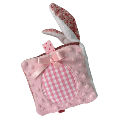 Face de cube avec motif oeuf de pâques vichy rose bruissant et ruban satin